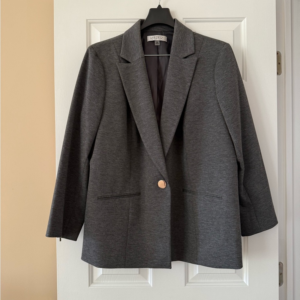 Women’s Plus Size Kasper Heather Grey Suit Jacket.Size 18W. Excellent condition!